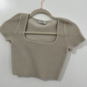 Aritzia Babaton Sculpt Knit Cropped Tan Shirt